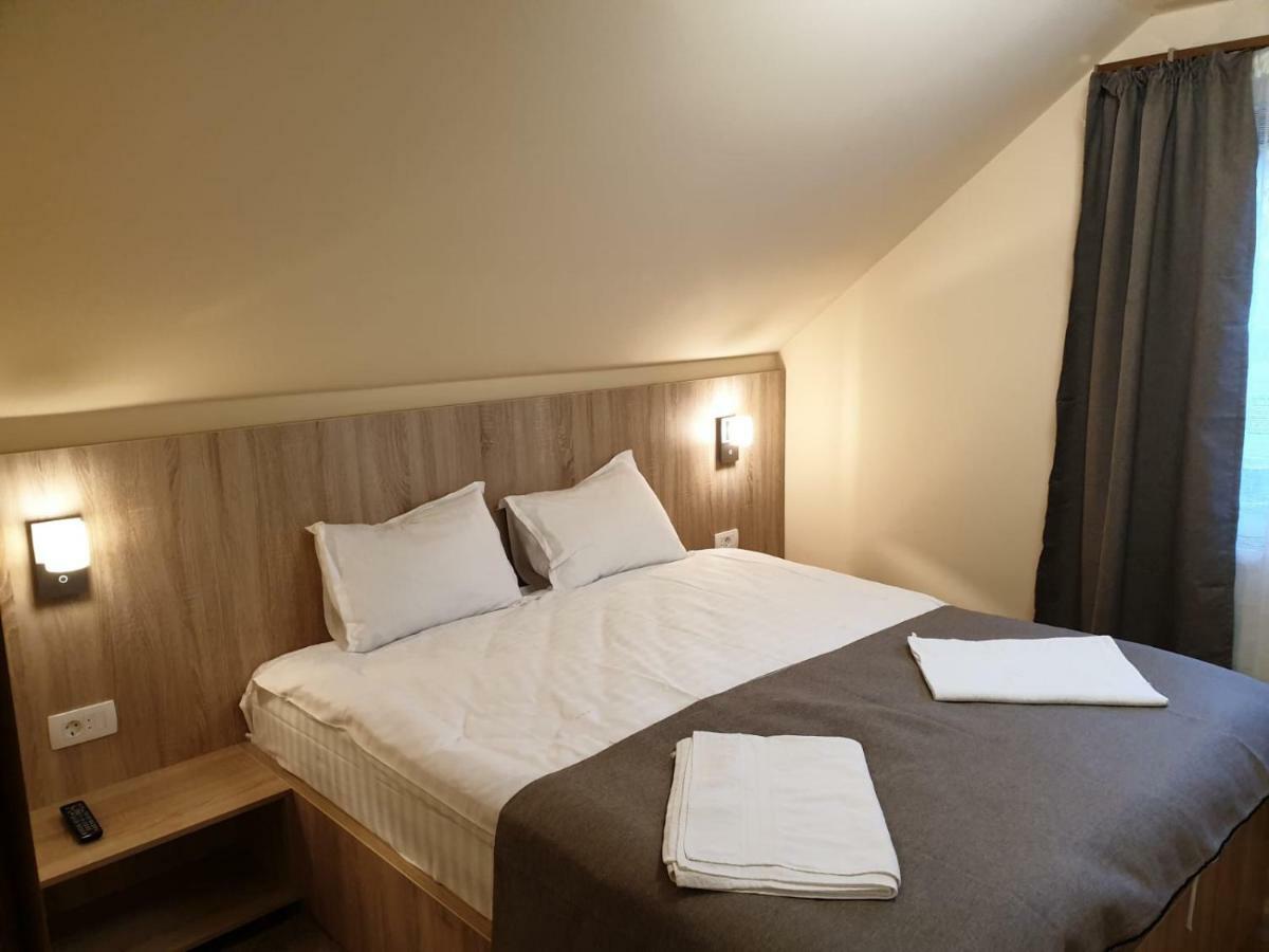 Casa Enescu Hotel Bran  Eksteriør billede